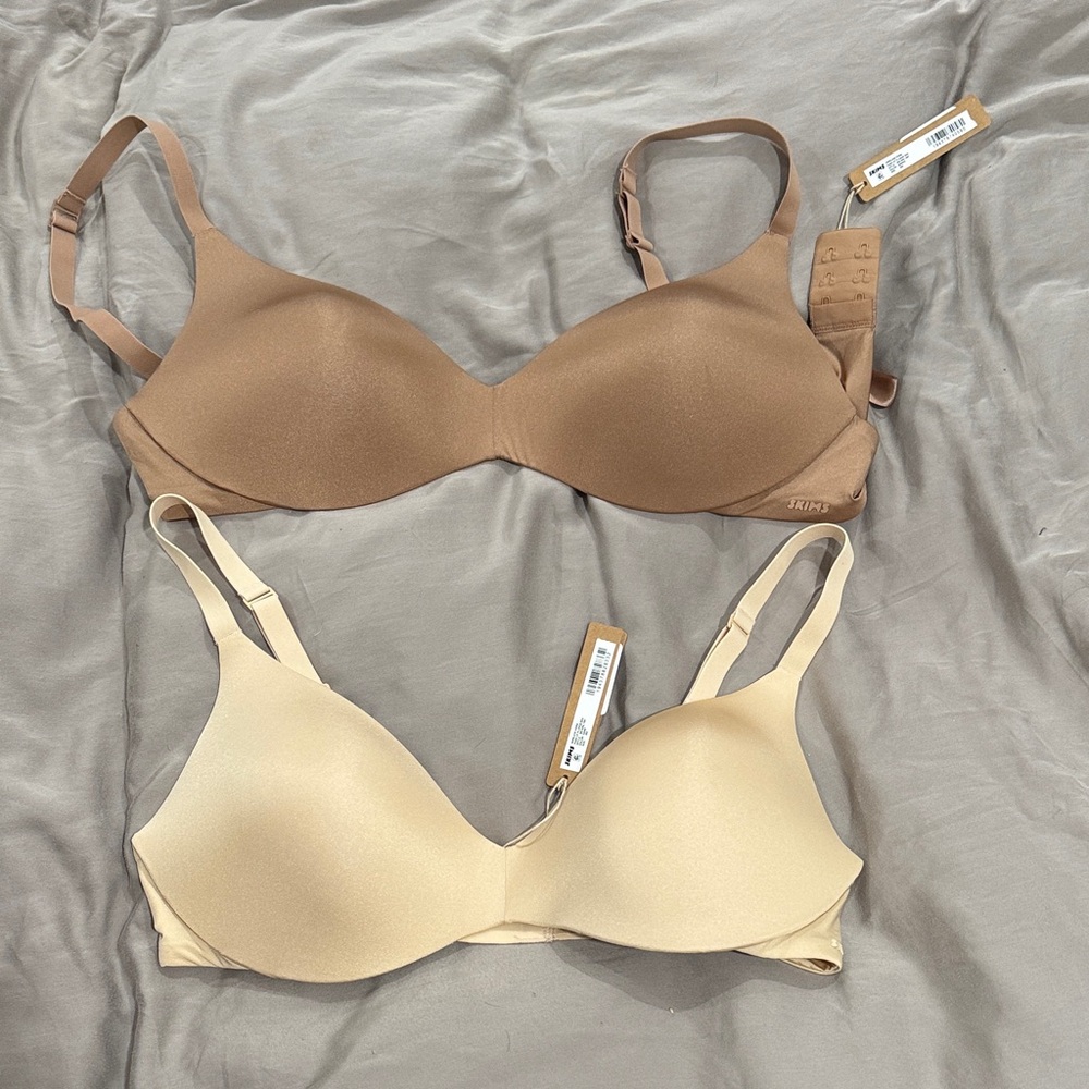 Skims wireless push up plunge bras